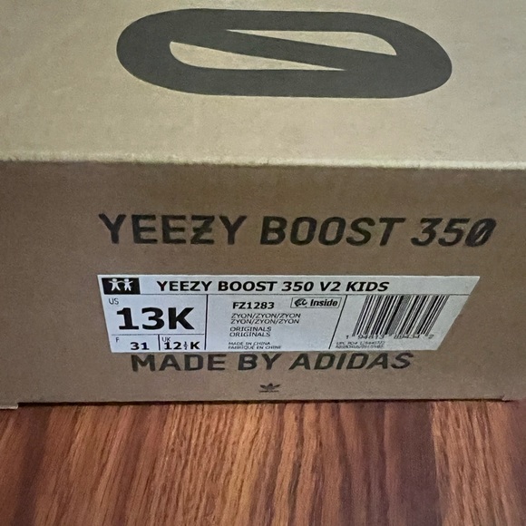 Yeezy boost 350 youth sneakers - Picture 4 of 5
